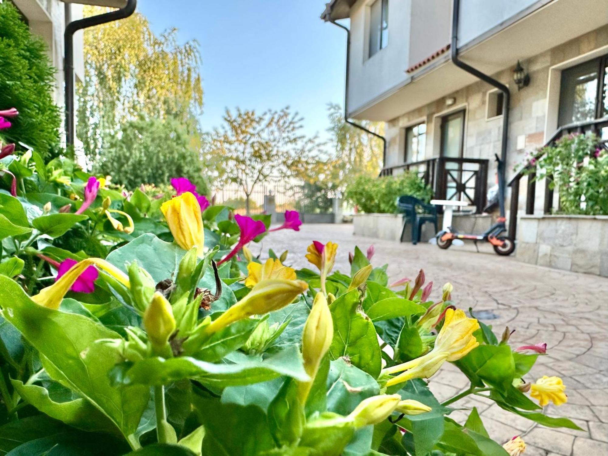 Menada Imperial Heights Villas Солнечный берег Экстерьер фото