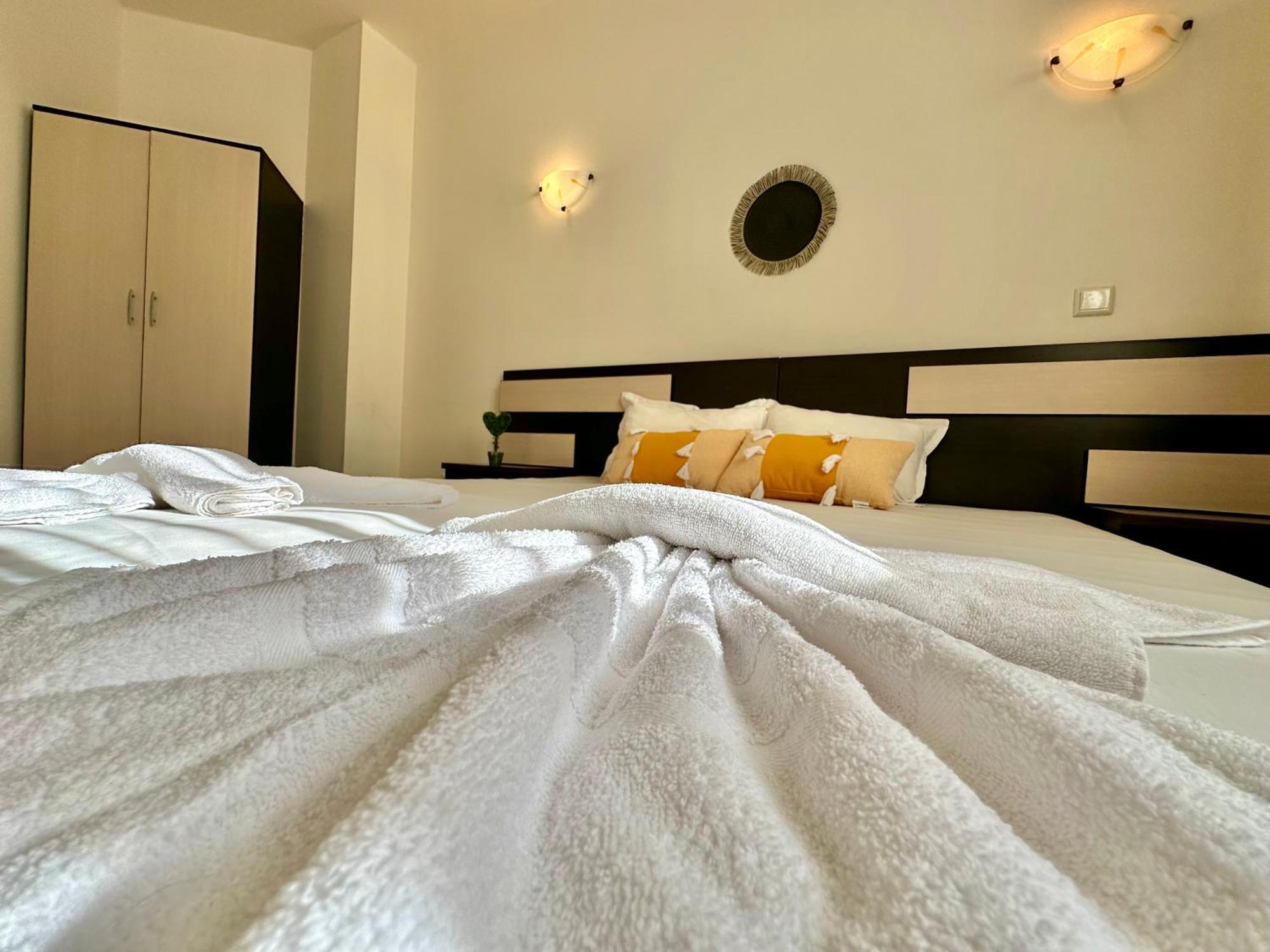 Menada Imperial Heights Villas Солнечный берег Экстерьер фото