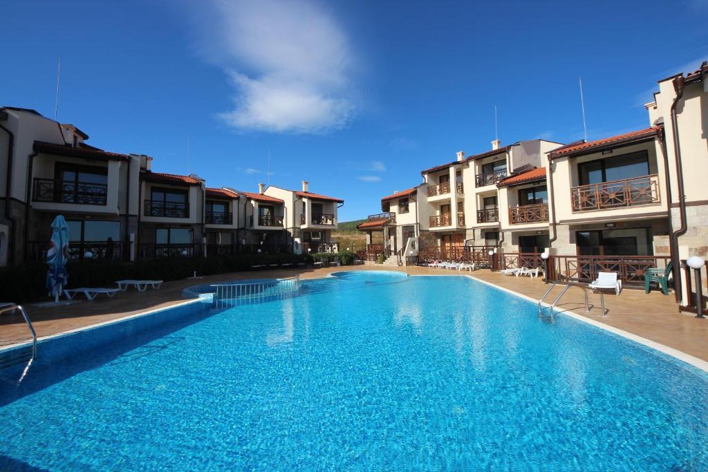 Menada Imperial Heights Villas Солнечный берег Экстерьер фото