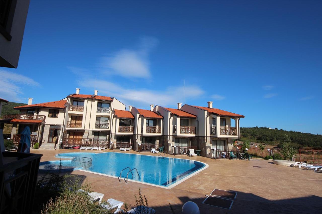 Menada Imperial Heights Villas Солнечный берег Экстерьер фото